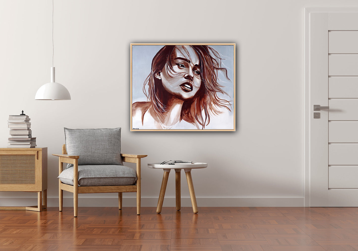 מביטה למרחק