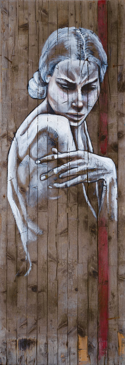 נערה עם פס אדום